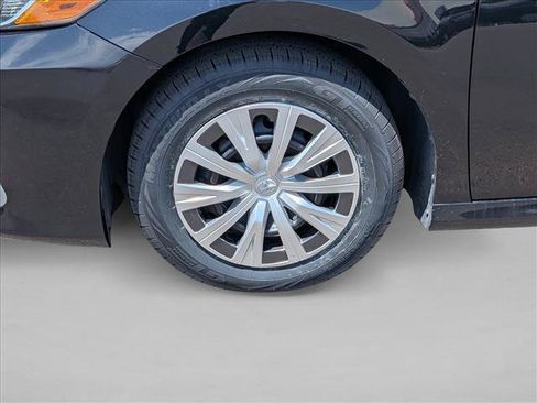 Used 2021 Toyota Camry LE FWD image 14