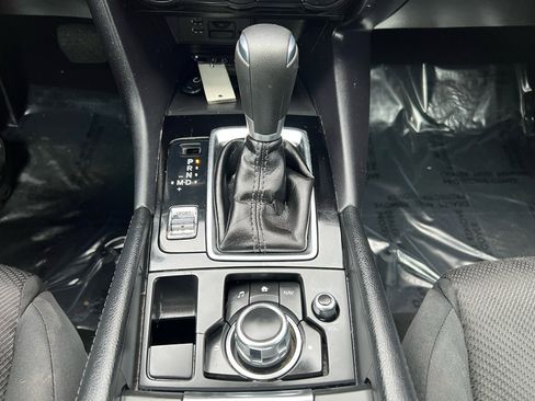 Used 2018 MAZDA MAZDA3 Sport image 19