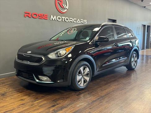 Used 2019 Kia Niro LX image 1