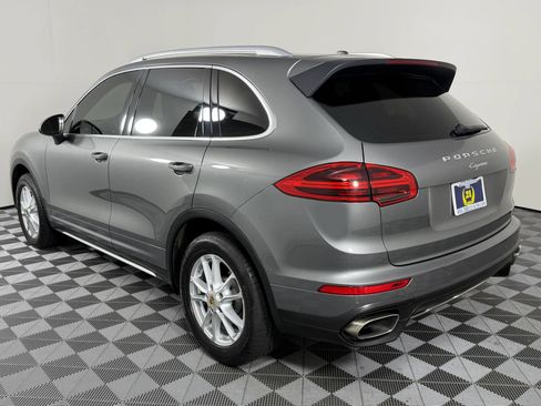 Used 2016 Porsche Cayenne AWD/4WD image 12