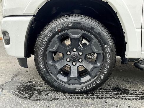 New 2026 RAM 1500 4x4 Crew Cab image 11