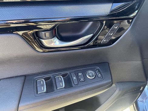Used 2024 Honda CR-V Sport Touring image 8