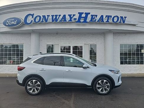 Used 2025 Ford Escape Platinum w/ Premium Technology Package image 1