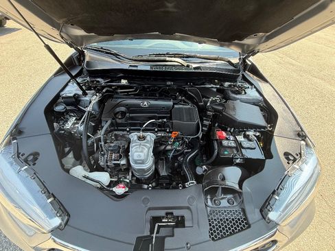 Used 2018 Acura TLX FWD image 4