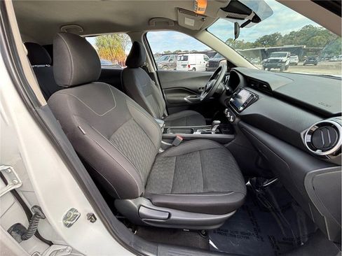 Used 2023 Nissan Kicks SV image 37