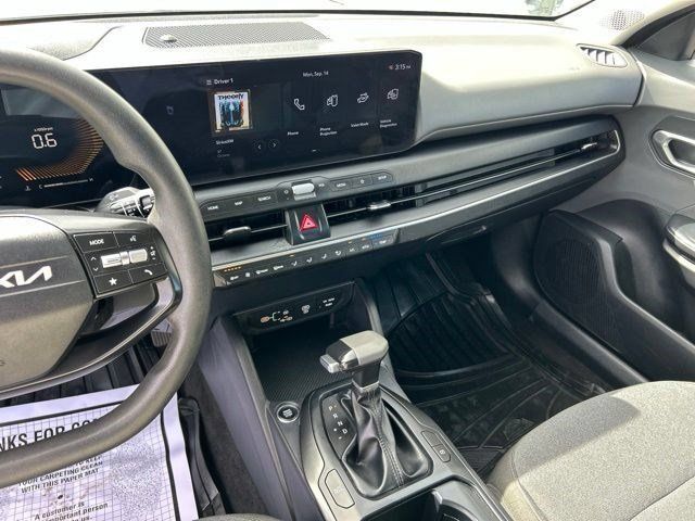 Used 2025 Kia K4 FWD image 19