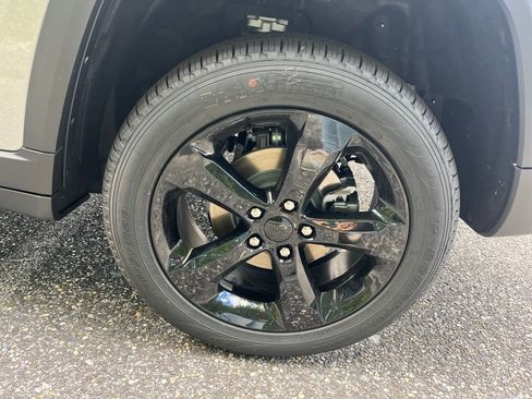 New 2025 Jeep Grand Cherokee Limited w/ Black Appearance Package image 20