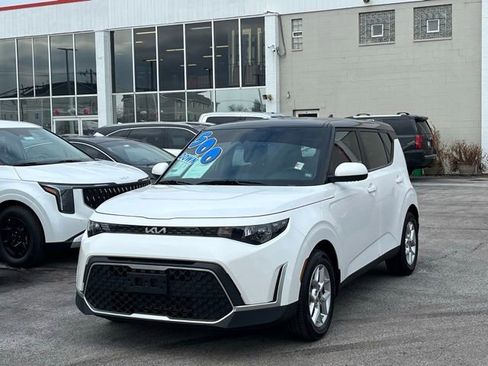Certified 2023 Kia Soul S image 5