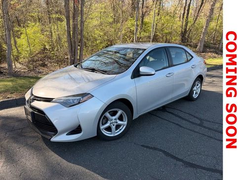 Used 2017 Toyota Corolla LE FWD image 1