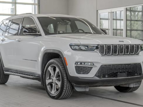 Used 2023 Jeep Grand Cherokee 4WD 4xe w/ Luxury Tech Group II image 21