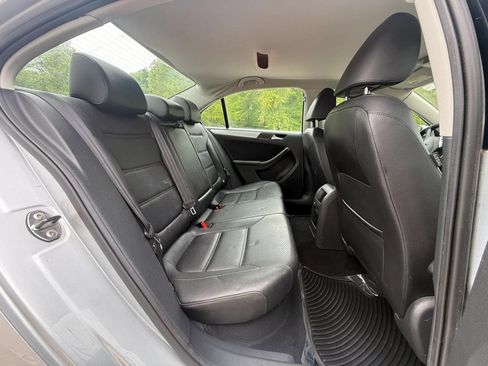 Used 2013 Volkswagen Jetta SE FWD image 13