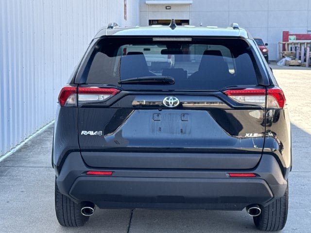 Used 2025 Toyota RAV4 XLE FWD image 5