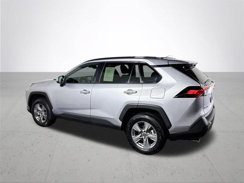 Used 2022 Toyota RAV4 XLE w/ Convenience Package AWD/4WD image 8
