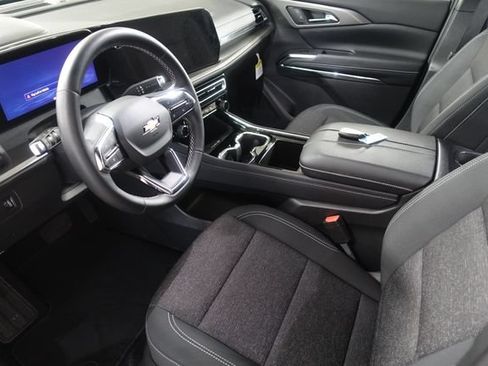 Used 2026 Chevrolet Traverse LT w/ Driver Confidence Package FWD image 10