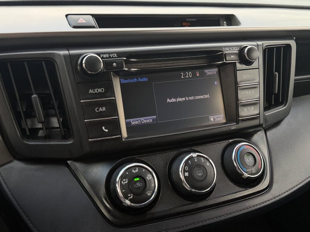 Used 2016 Toyota RAV4 LE AWD/4WD image 25