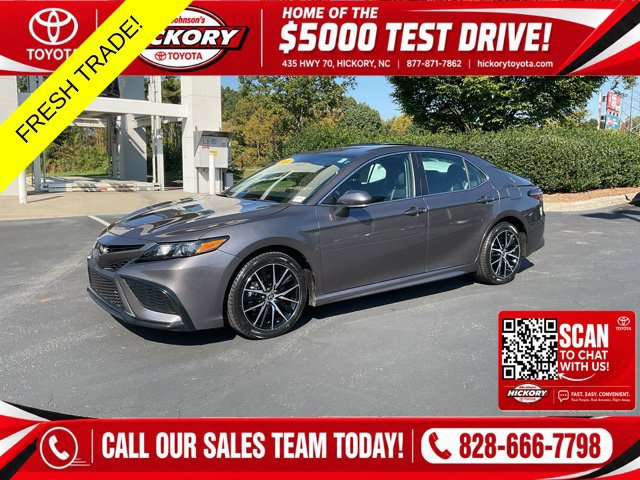 Used 2024 Toyota Camry SE FWD image 1