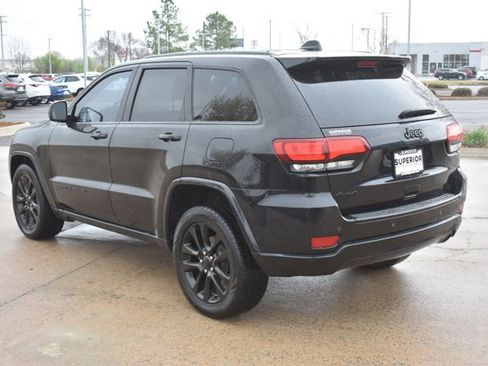 Used 2017 Jeep Grand Cherokee Altitude image 8