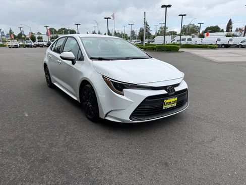 Used 2024 Toyota Corolla LE FWD image 7