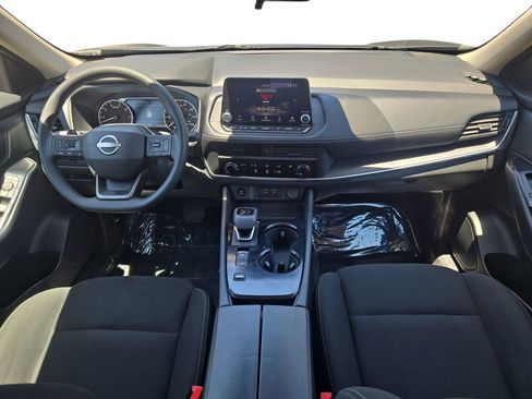 Certified 2025 Nissan Rogue S FWD image 9