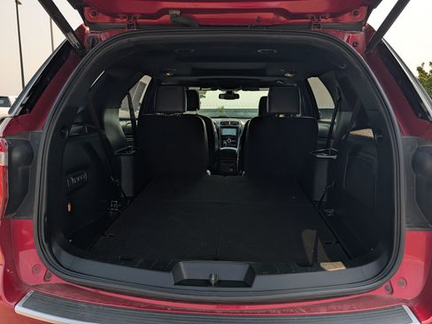 Used 2018 Ford Explorer Platinum AWD/4WD image 18