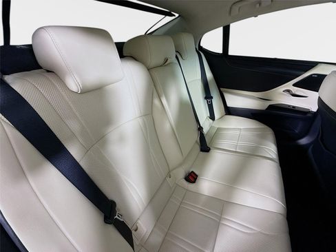 Used 2022 Lexus ES 350 Ultra Luxury w/ Accessory Package 2 FWD image 28