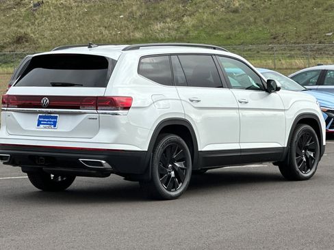 New 2026 Volkswagen Atlas SE image 3