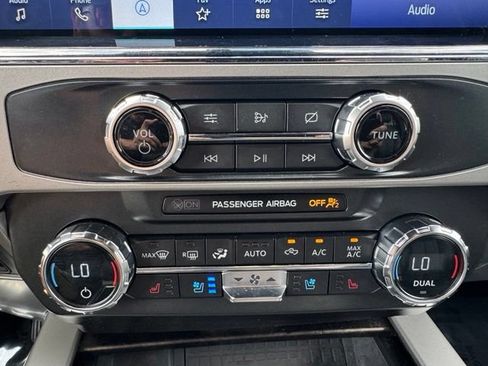 Used 2022 Ford F350 Lariat w/ Lariat Ultimate Package AWD/4WD image 20