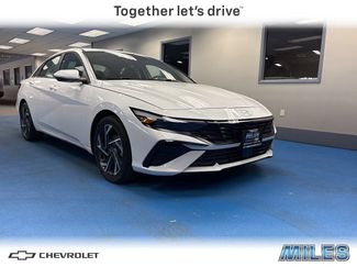 Used 2025 Hyundai Elantra SEL video 1