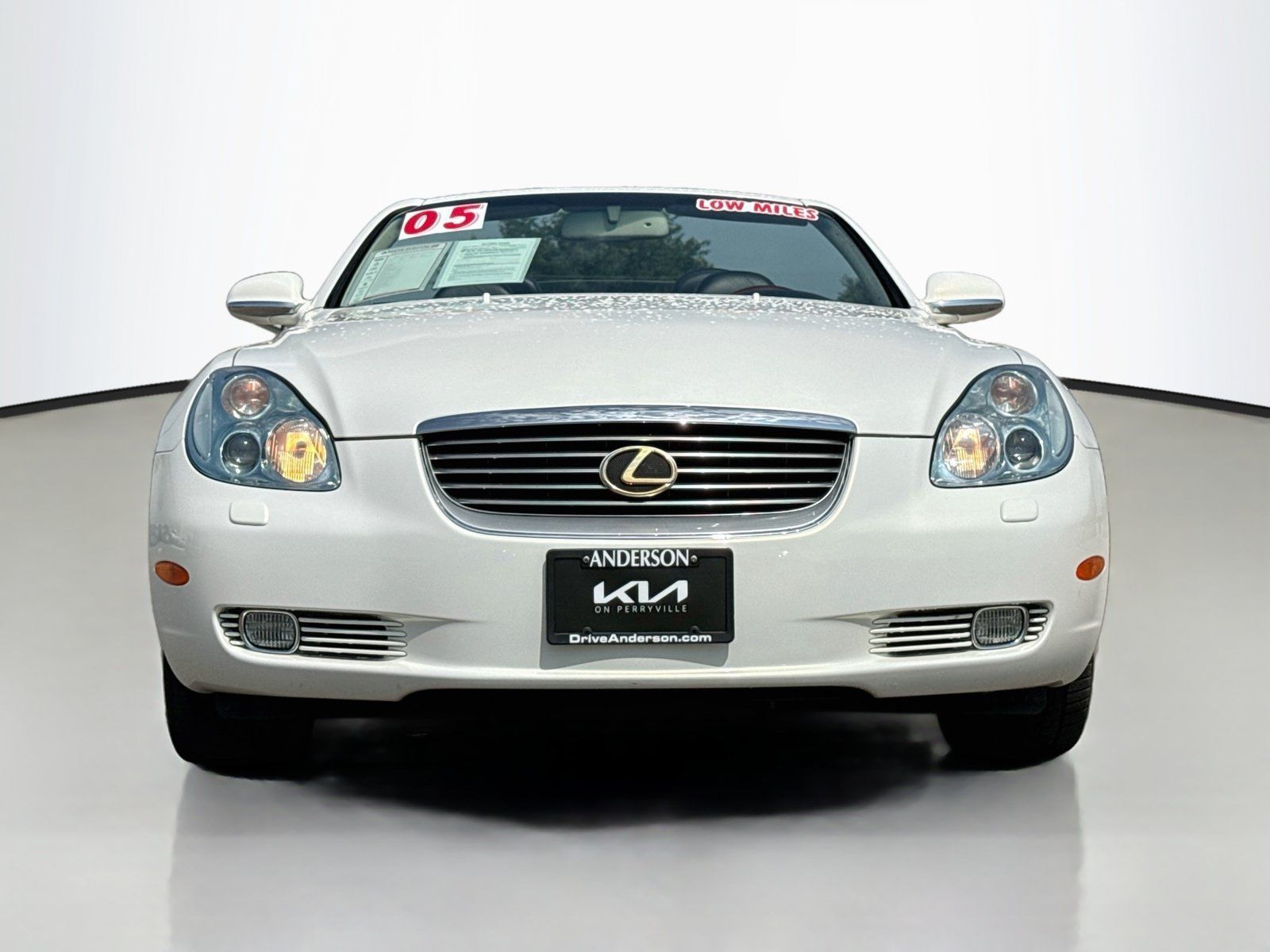 Used 2005 Lexus SC 430 Convertible w/ Preferred Accessory Pkg RWD image 2
