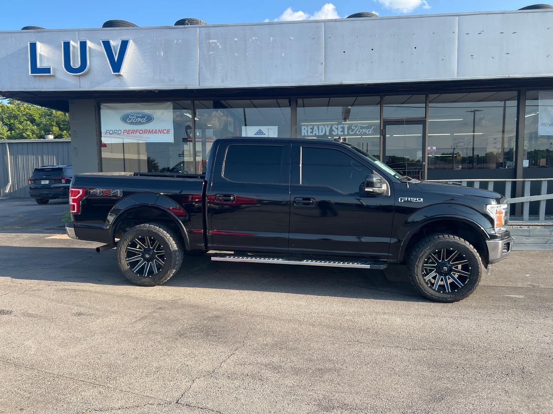 Used 2019 Ford F150 Lariat AWD/4WD image 2
