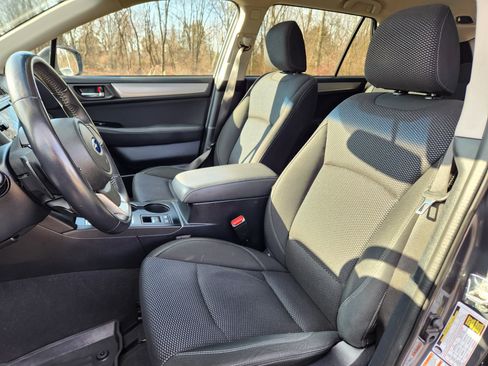 Used 2018 Subaru Outback 2.5i Premium image 10