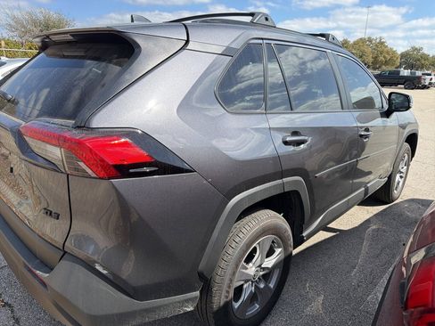 Used 2025 Toyota RAV4 XLE image 5