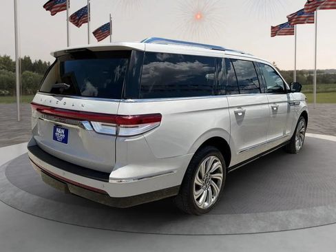 Used 2022 Lincoln Navigator L Reserve RWD image 8