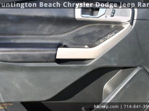 Used 2023 Ford Explorer Limited image 9