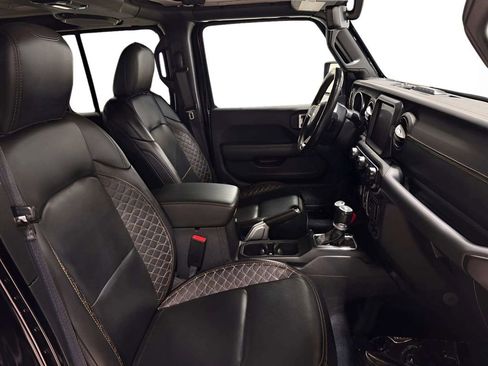 Used 2022 Jeep Wrangler Unlimited Sahara AWD/4WD image 7