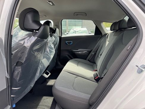 New 2025 Kia K4 LXS image 8