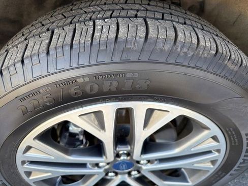 Used 2020 Ford Escape SEL image 28