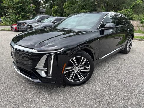 Used 2024 Cadillac Lyriq Luxury w/ LPO, Floor Liner Package RWD image 2