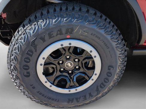 New 2025 Ford Bronco Badlands image 10