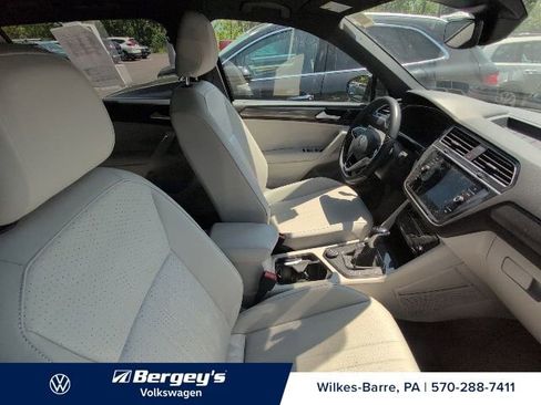 Certified 2024 Volkswagen Tiguan SE R-Line AWD/4WD image 8