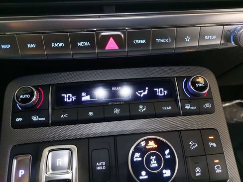 Used 2022 Hyundai Palisade Calligraphy image 25