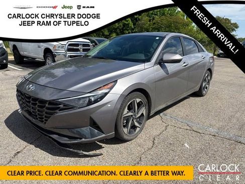 Used 2023 Hyundai Elantra Limited FWD image 1