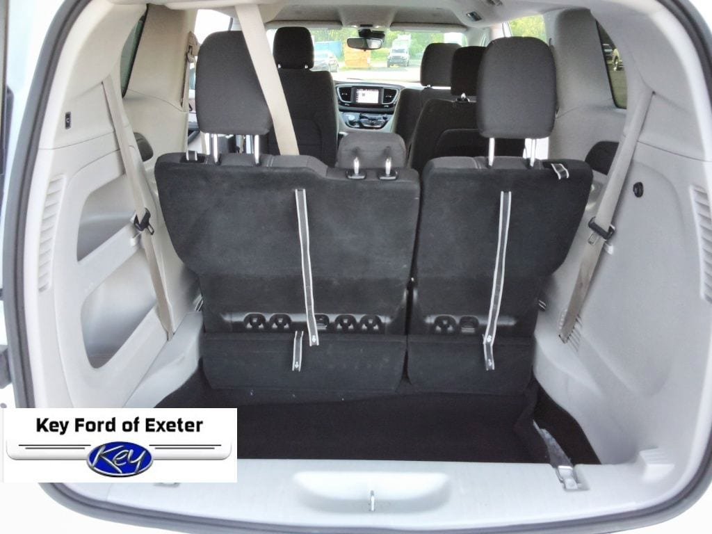 Used 2023 Chrysler Voyager LX FWD image 26