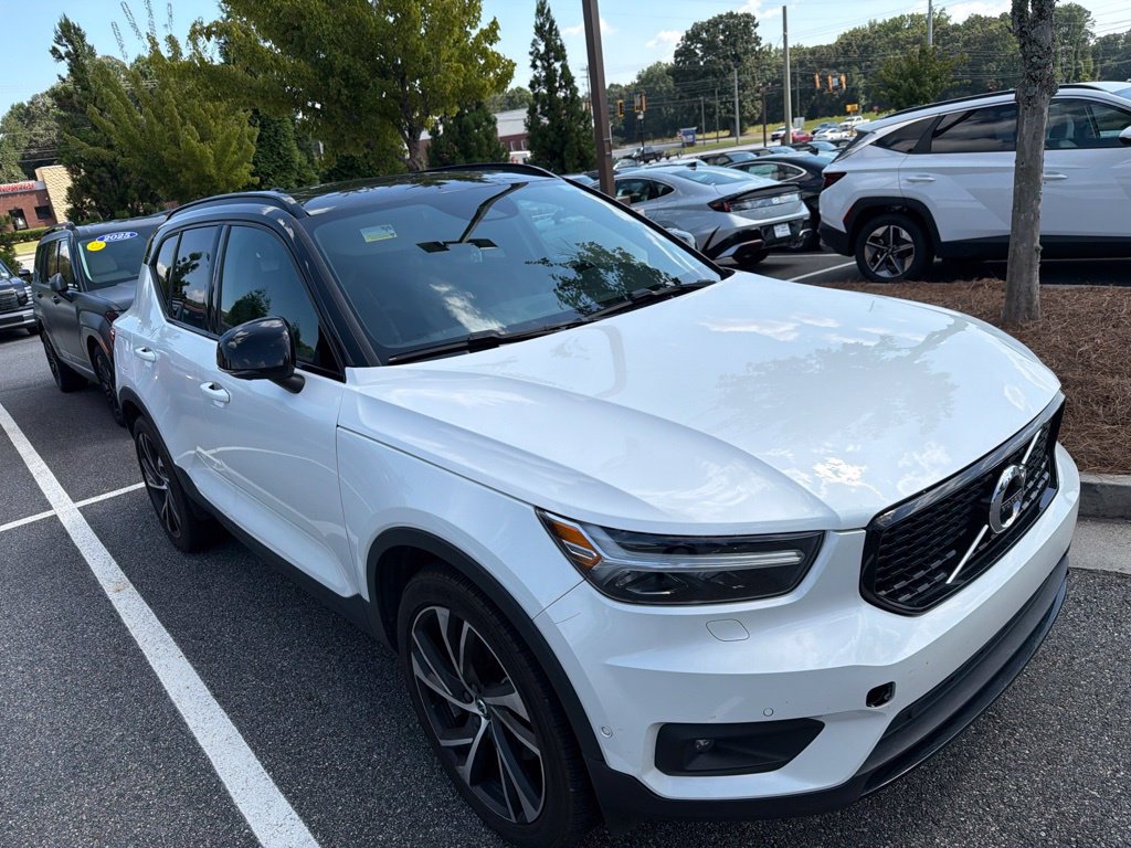 Used 2021 Volvo XC40 T5 R-Design w/ Advanced Package AWD/4WD image 1