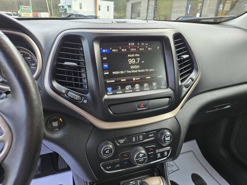 Used 2017 Jeep Cherokee High Altitude AWD/4WD image 14