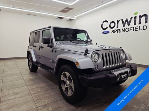 Used 2018 Jeep Wrangler Unlimited Sahara w/ Connectivity Group AWD/4WD image 7