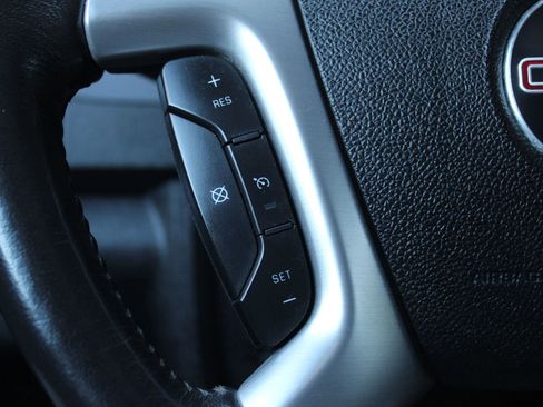 Used 2010 GMC Acadia SLE image 26