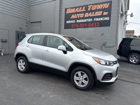 Used 2018 Chevrolet Trax LS image 1