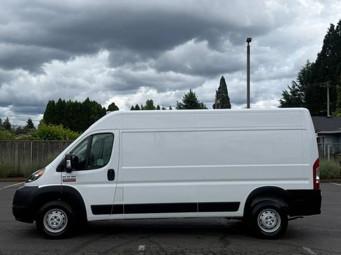 Used 2021 RAM ProMaster 2500 FWD image 2