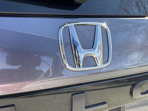 Used 2025 Honda Pilot Touring image 8